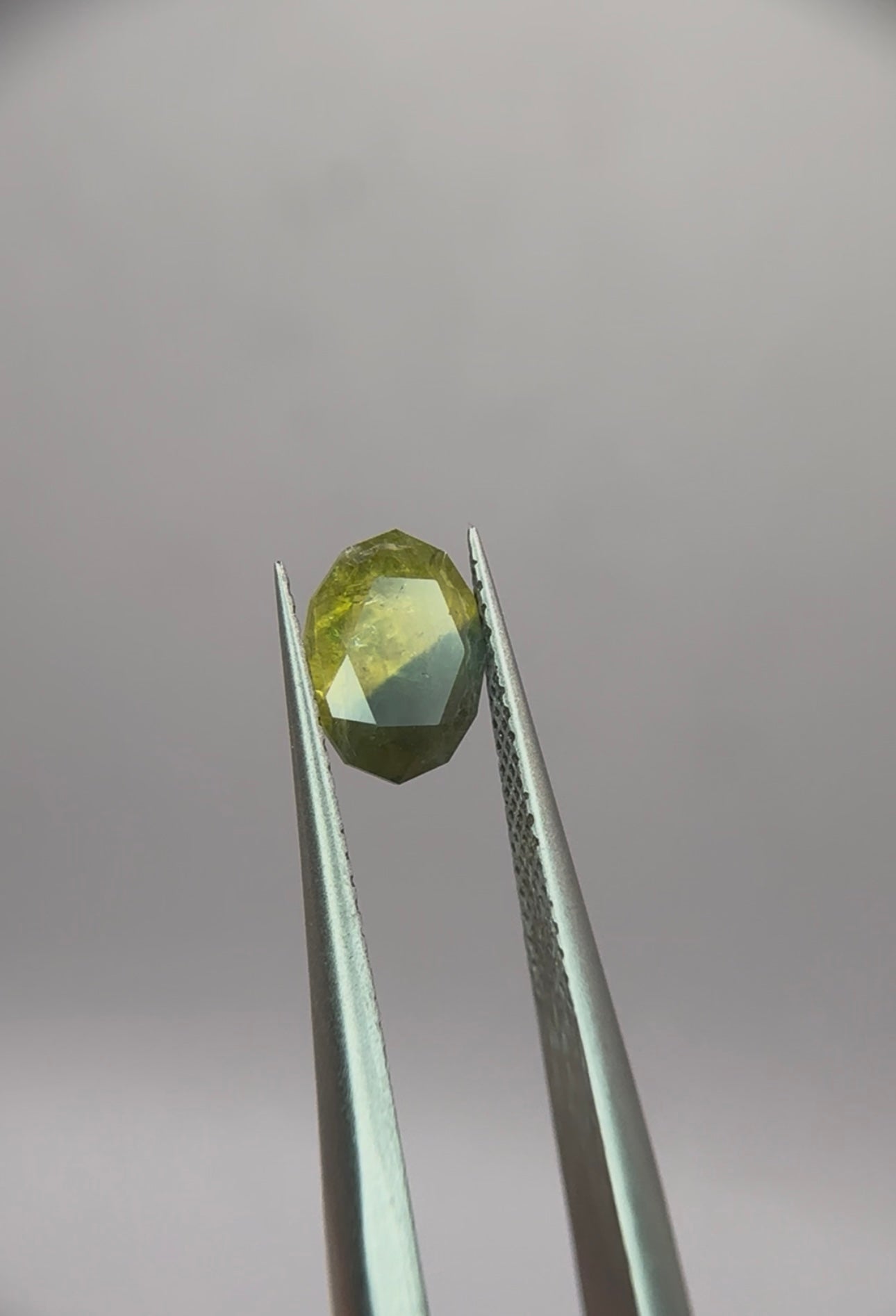1.24 Ct Bi-Color Madagascar Sapphire