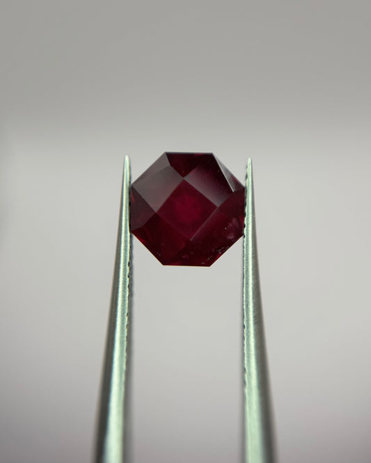 1.93 Ct Umbalite Garnet